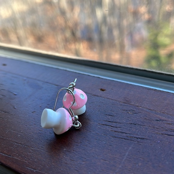 Pink mushroom earrings - Picture 3 of 4